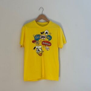 Disney Disneyland Yellow Multi-Character Graphic T-Shirt Adult Medium Comic Pop